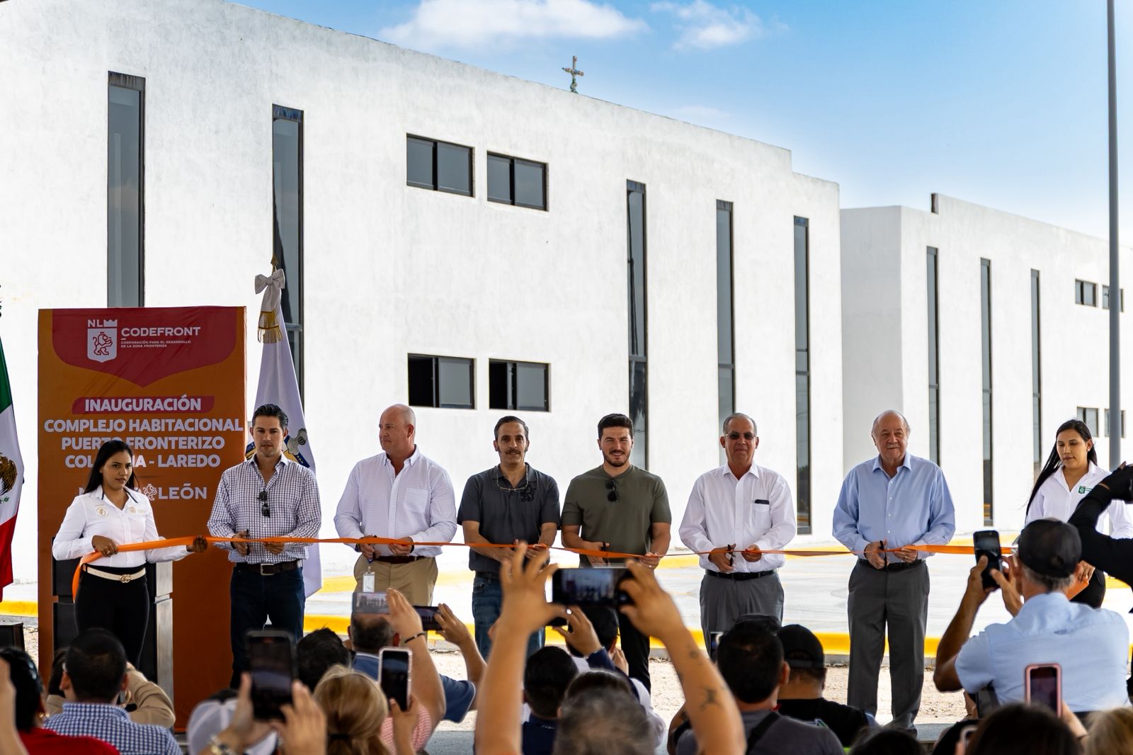 Inaugura Samuel García complejo habitacional en Aduana Colombia Inaugura Samuel García complejo habitacional en Aduana Colombia