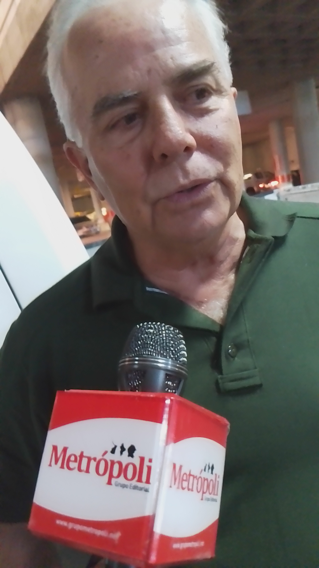 Retiran productos chatarra de vendedor ambulante que se ubicaba al exterior de escuela en Torreón Retiran productos chatarra de vendedor ambulante que se ubicaba al exterior de escuela en Torreón