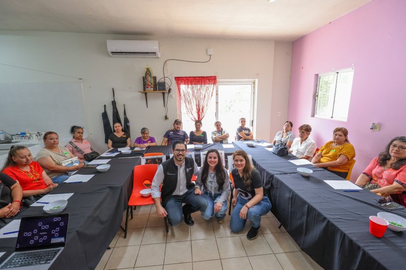 Impulsa David de la Peña la creación de un Sistema Integral de Cuidados en Santiago