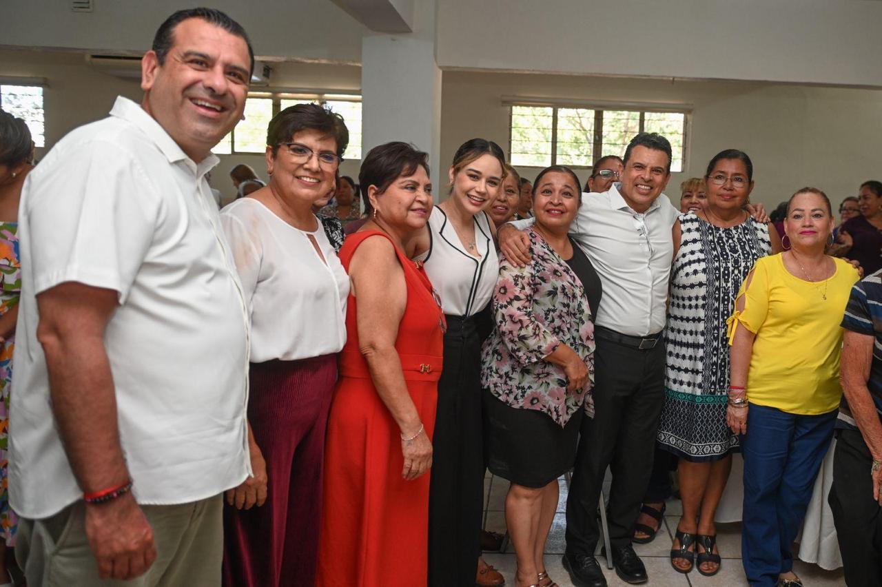 Festejan a madres sindicalizadas del Ayuntamiento de Victoria Festejan a madres sindicalizadas del Ayuntamiento de Victoria