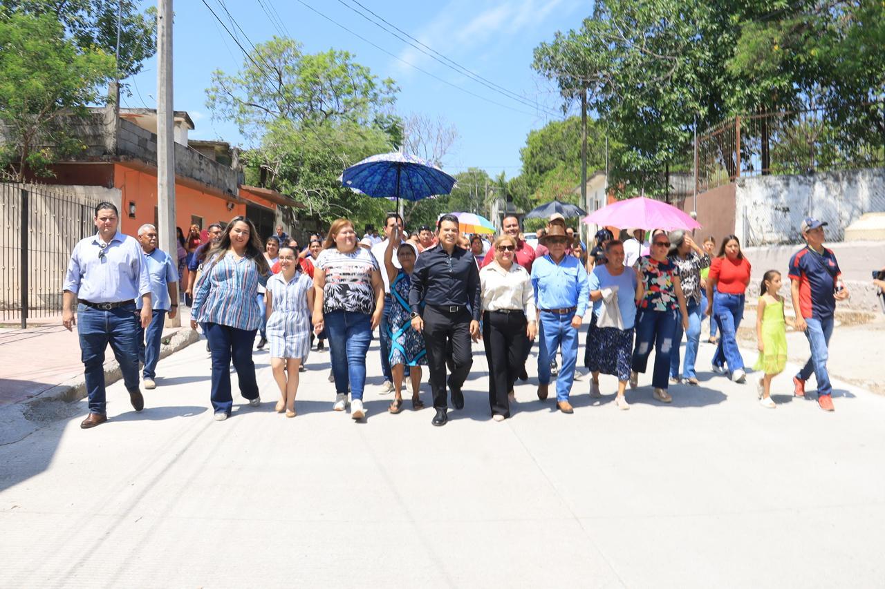 Inaugura Gattás calle de concreto hidráulico en colonia Tamatán Inaugura Gattás calle de concreto hidráulico en colonia Tamatán