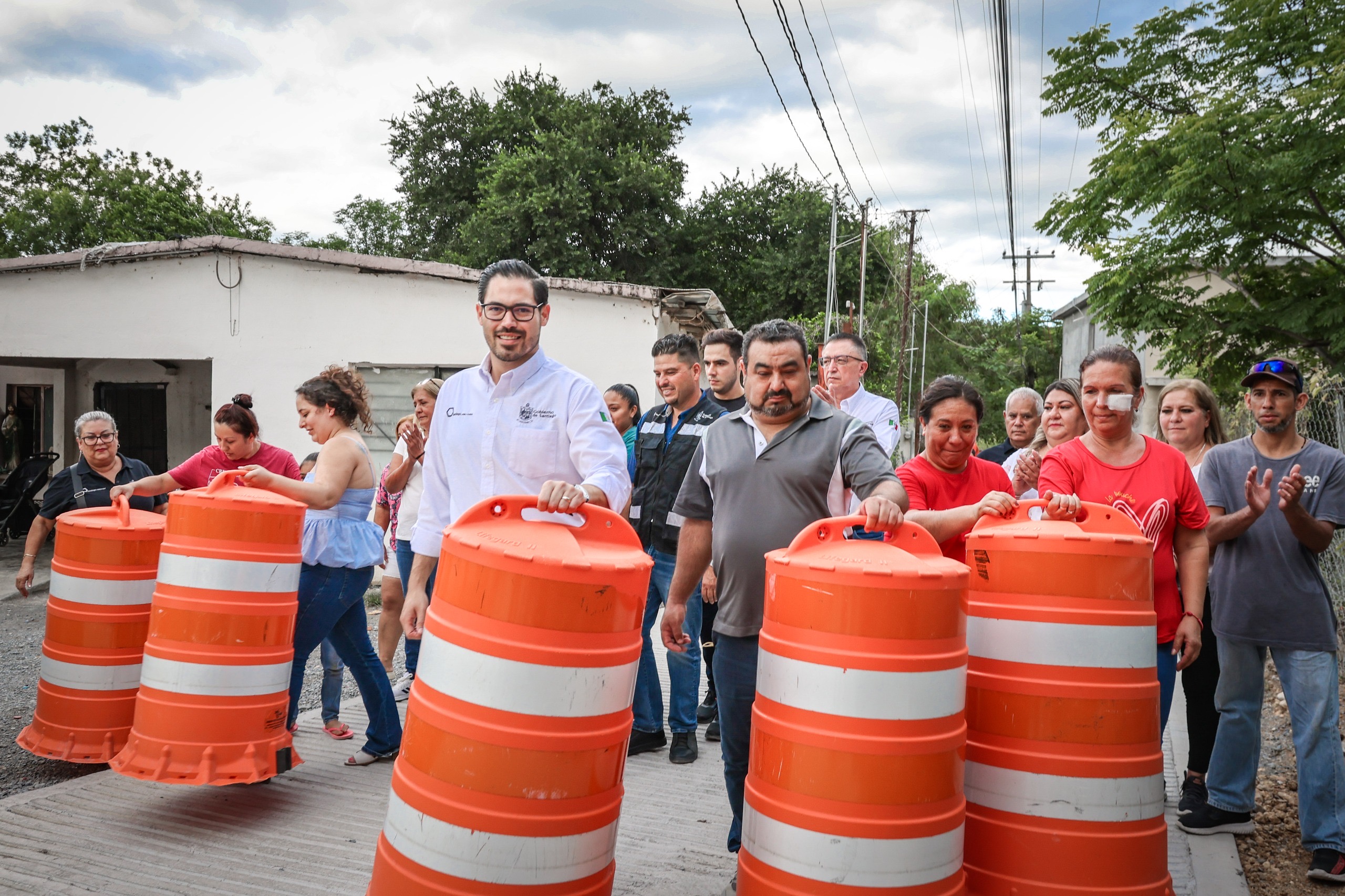 David de la Peña beneficia a más de 150 vecinos con obra vial en La Cieneguilla David de la Peña beneficia a más de 150 vecinos con obra vial en La Cieneguilla