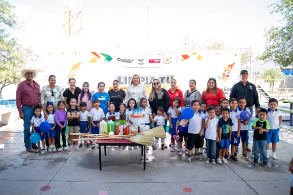 Arranca Yesica Sifuentes programa “Limpia tu Escuela” en el Jardín de Niños Manuel Altamirano Arranca Yesica Sifuentes programa “Limpia tu Escuela” en el Jardín de Niños Manuel Altamirano
