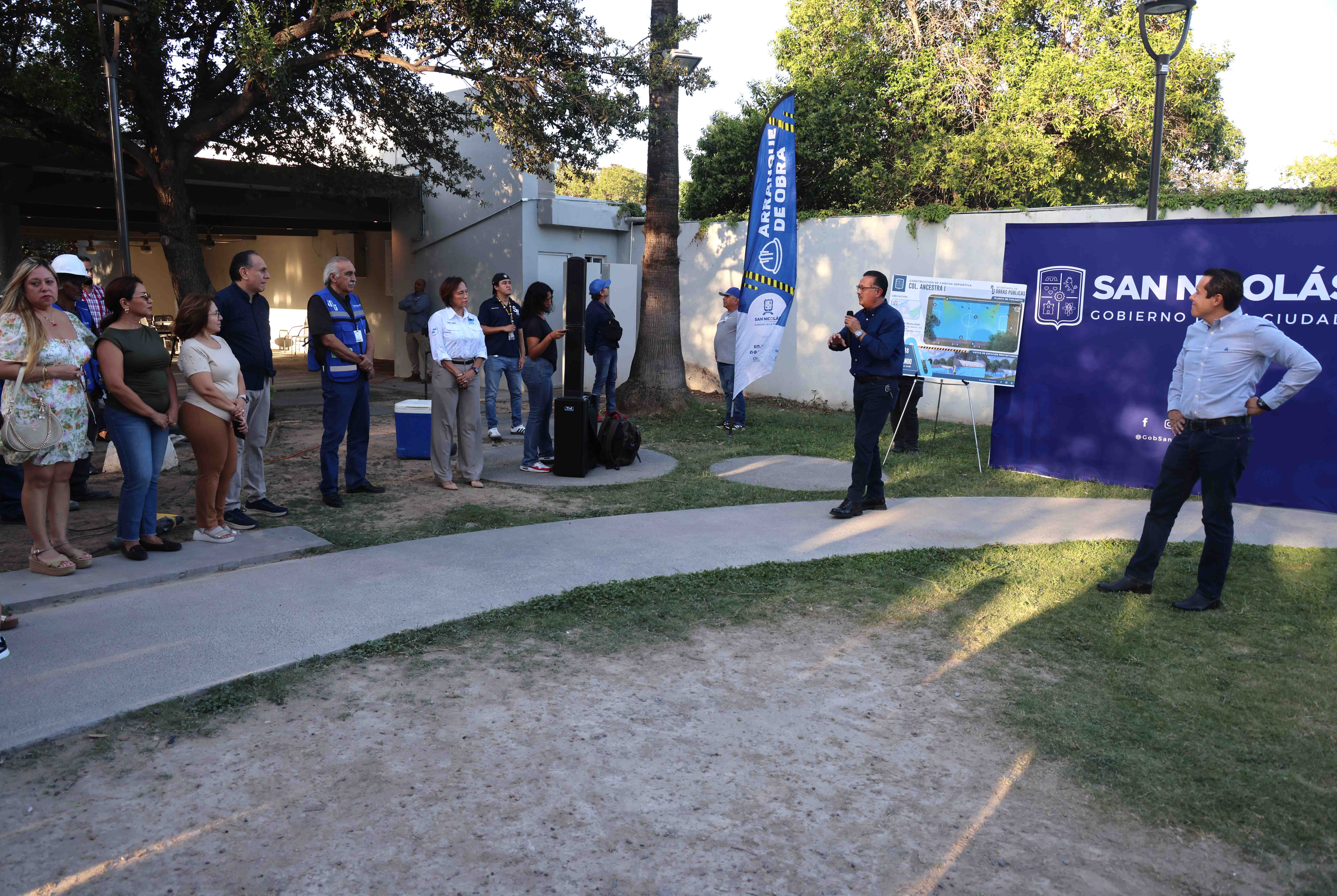 Inicia Daniel Carrillo construcción de cancha deportiva en la colonia Ancestra de San Nicolás Inicia Daniel Carrillo construcción de cancha deportiva en la colonia Ancestra de San Nicolás