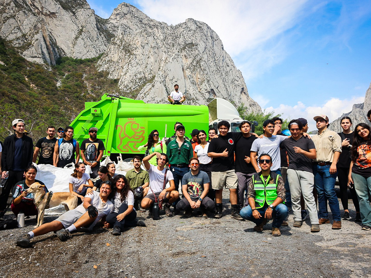 Secretaría de Medio Ambiente de Nuevo León y voluntarios unen fuerzas para limpiar La Huasteca Secretaría de Medio Ambiente de Nuevo León y voluntarios unen fuerzas para limpiar La Huasteca