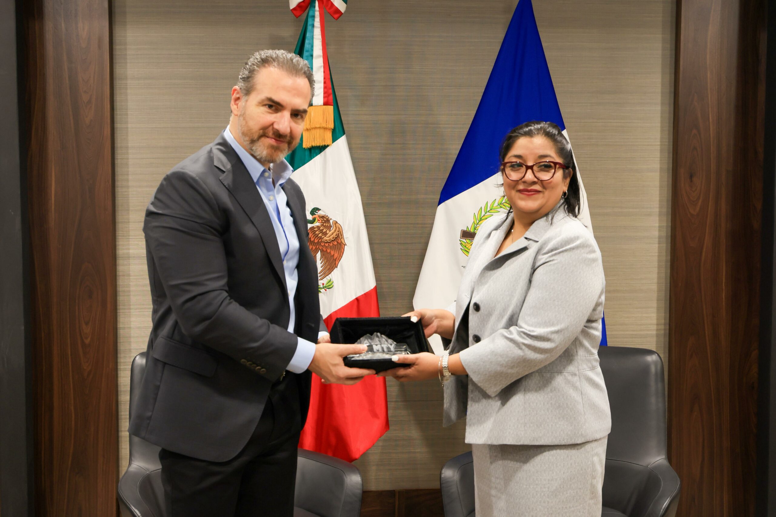 Recibe Adrián de la Garza a nueva Cónsul de Guatemala en Monterrey Recibe Adrián de la Garza a nueva Cónsul de Guatemala en Monterrey