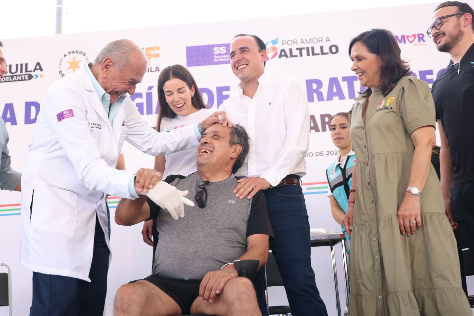 Avanza con éxito gran programa de operaciones de cataratas en Coahuila: Manolo Jiménez Avanza con éxito gran programa de operaciones de cataratas en Coahuila: Manolo Jiménez