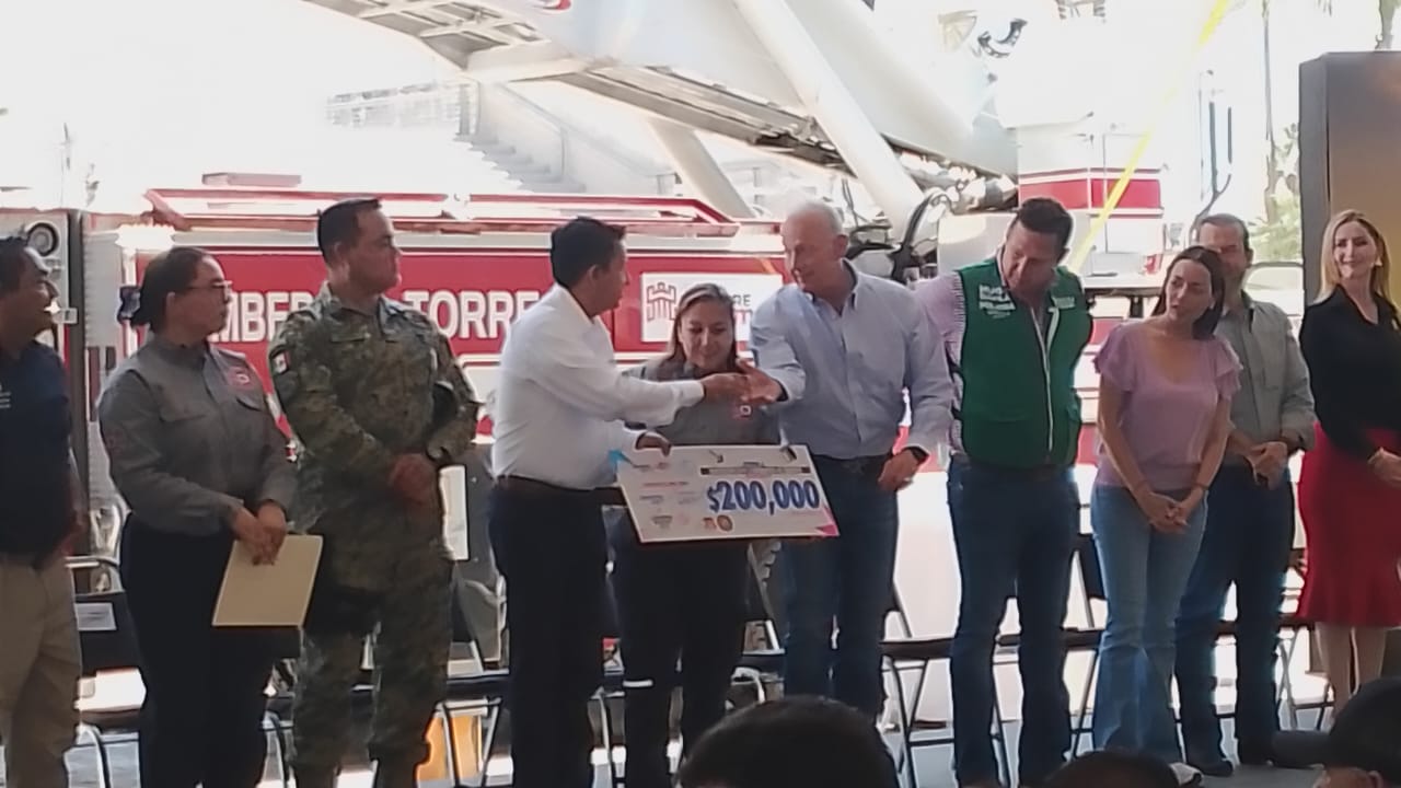 Reciben diversos apoyos Bomberos y Protección Civil de Torreón Reciben diversos apoyos Bomberos y Protección Civil de Torreón