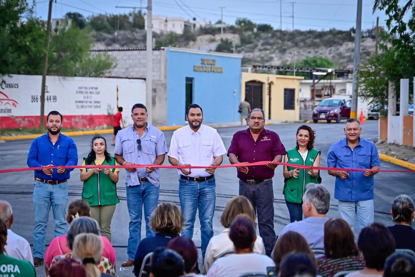 Carlos Villarreal sigue llevando desarrollo parejo a cada colonia de Monclova Carlos Villarreal sigue llevando desarrollo parejo a cada colonia de Monclova