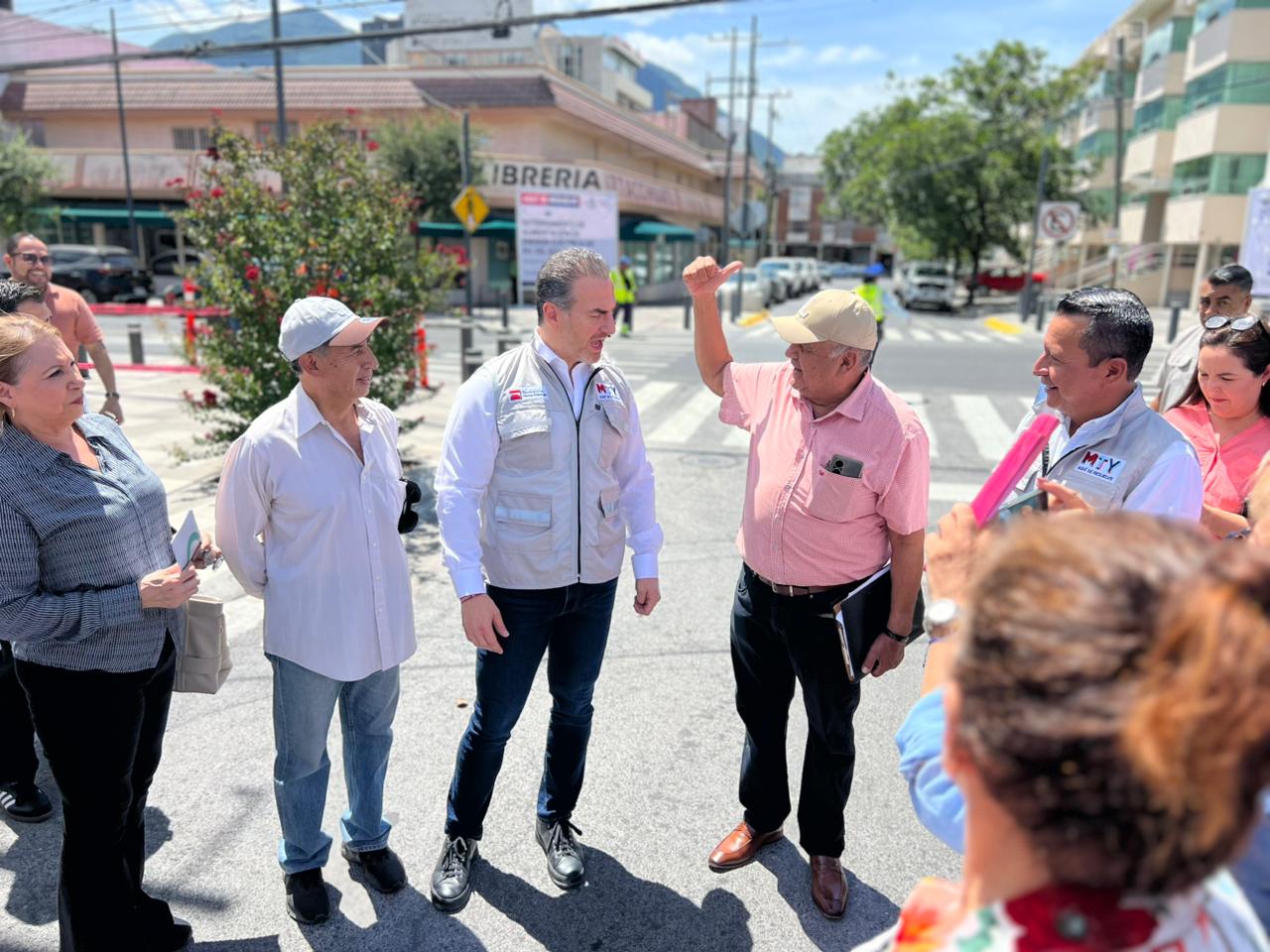 Entrega Adrian de la Garza rehabilitación de Avenida del Estado Entrega Adrian de la Garza rehabilitación de Avenida del Estado