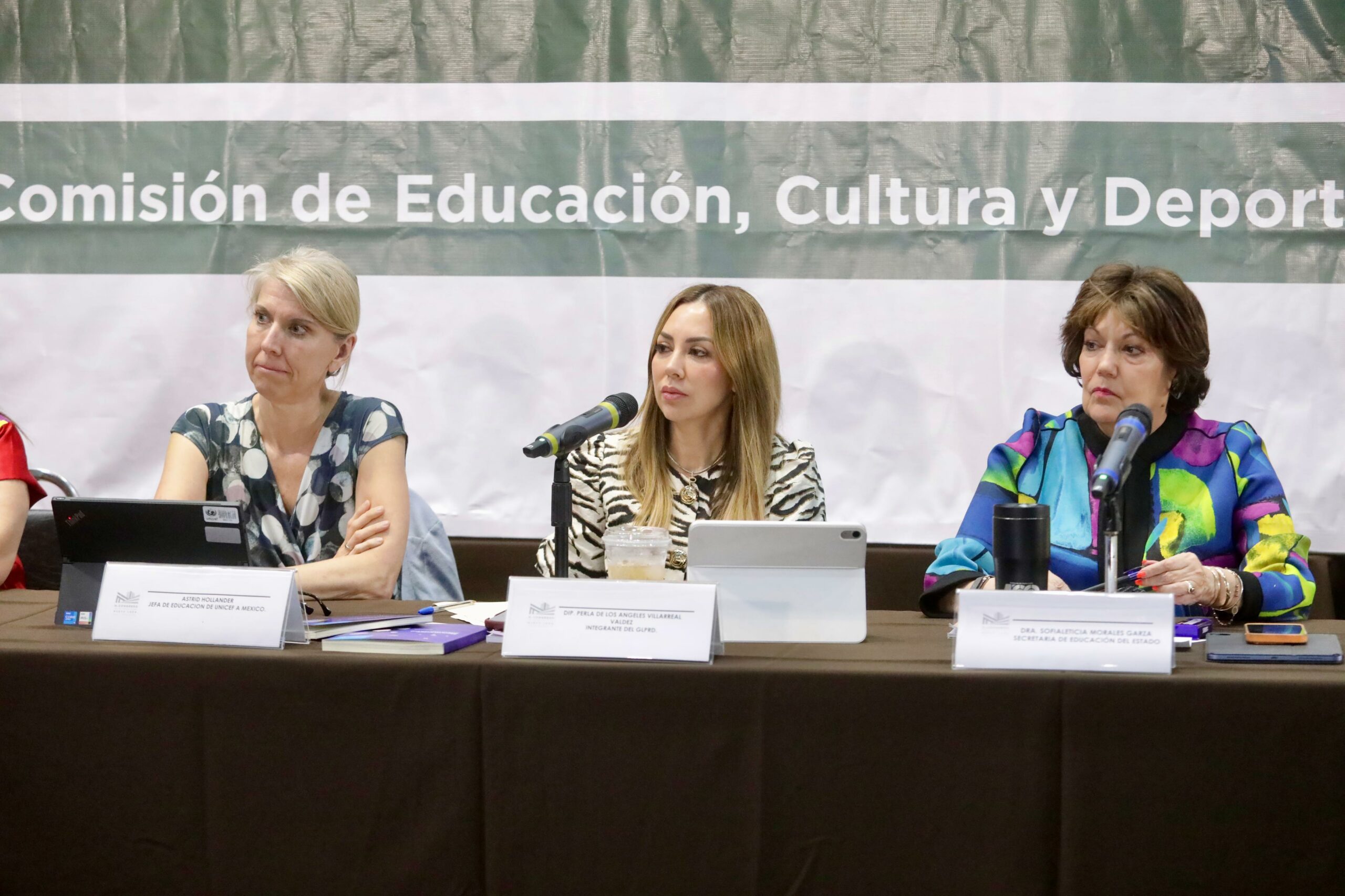 Va Congreso de Nuevo León por menstruación digna e integral desde la escuela Va Congreso de Nuevo León por menstruación digna e integral desde la escuela