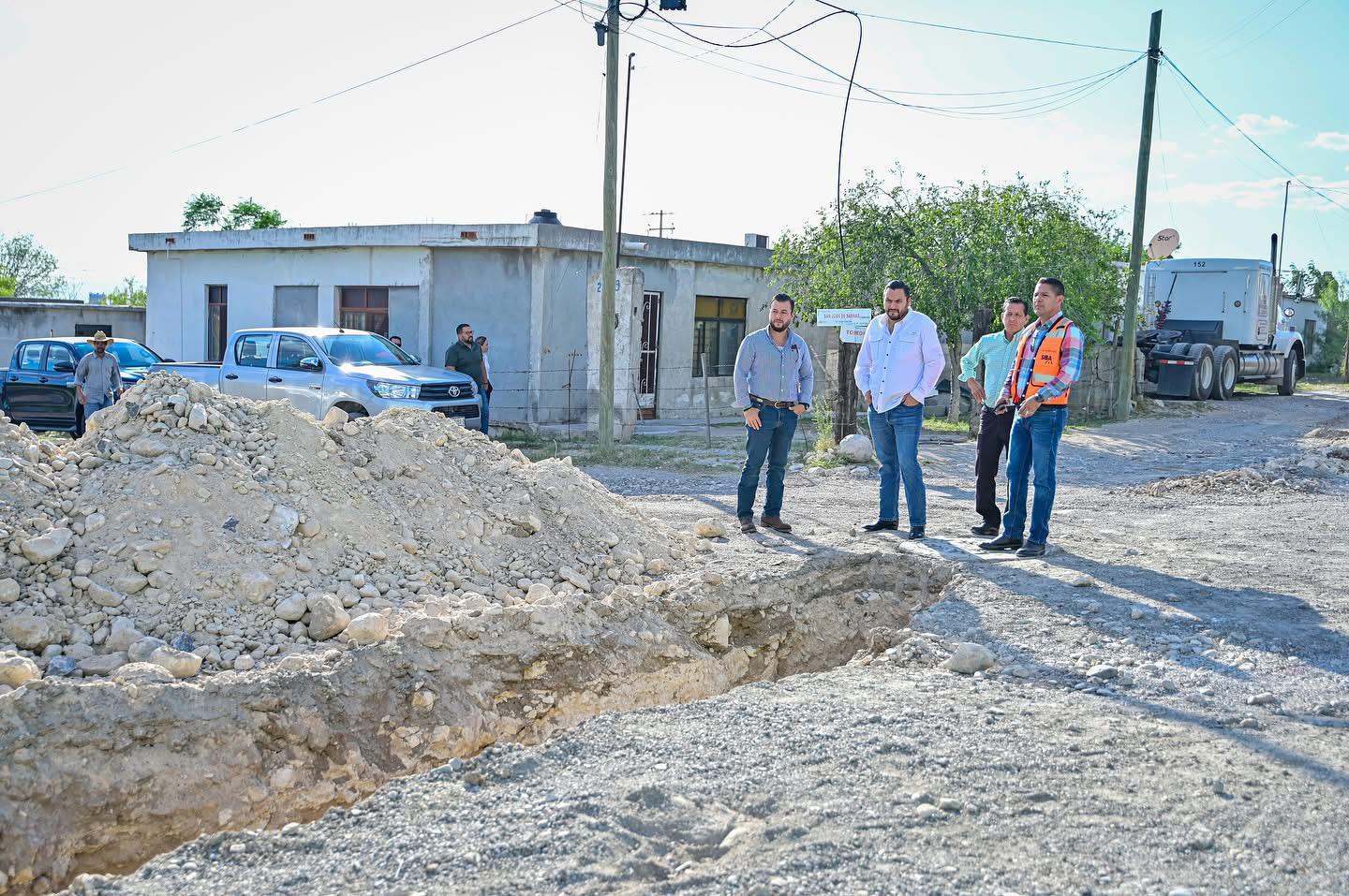 Carlos Villarreal supervisa avance de obras del Plan “Prendamos Monclova” Carlos Villarreal supervisa avance de obras del Plan “Prendamos Monclova”
