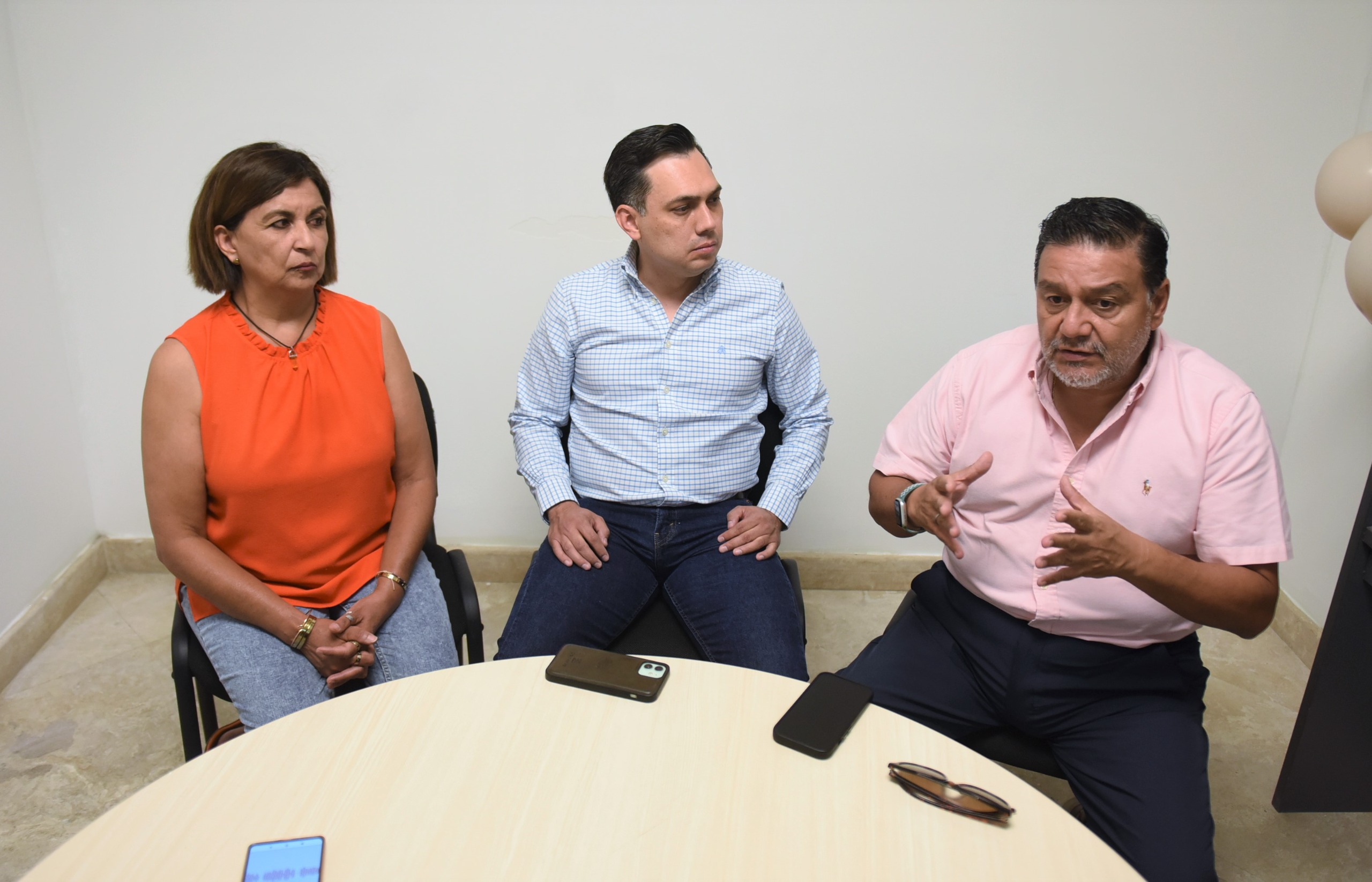 Vecinos de la zona Norte de Torreón apoyan continuidad de obra en Villa Florida Vecinos de la zona Norte de Torreón apoyan continuidad de obra en Villa Florida