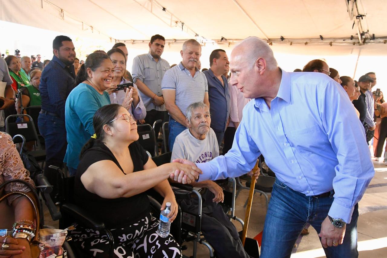 Anuncian techumbre en colonia Loma Real de Torreón