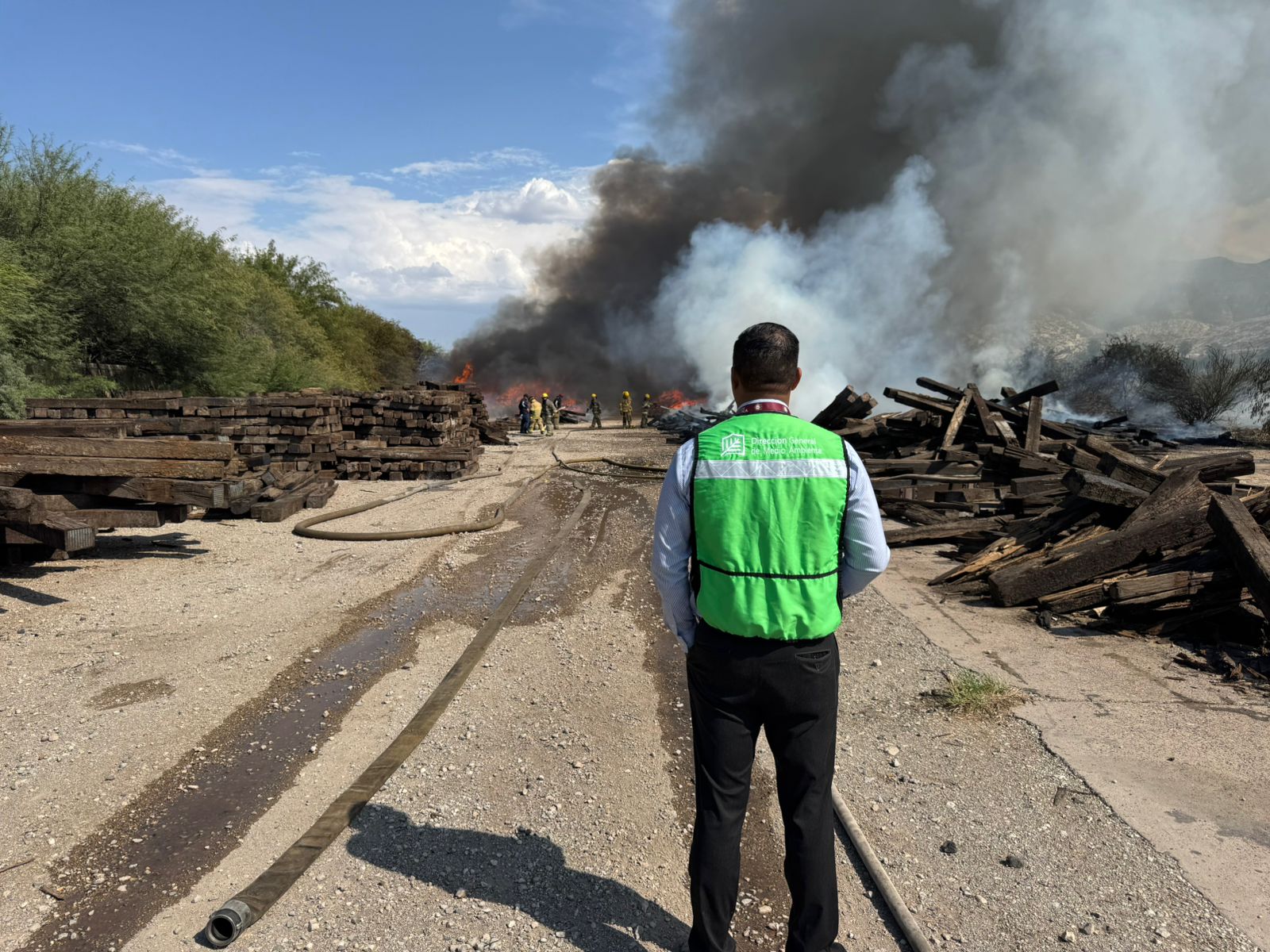 Autoridades de Torreón atienden y controlan incendio en patios de Ferromex Autoridades de Torreón atienden y controlan incendio en patios de Ferromex