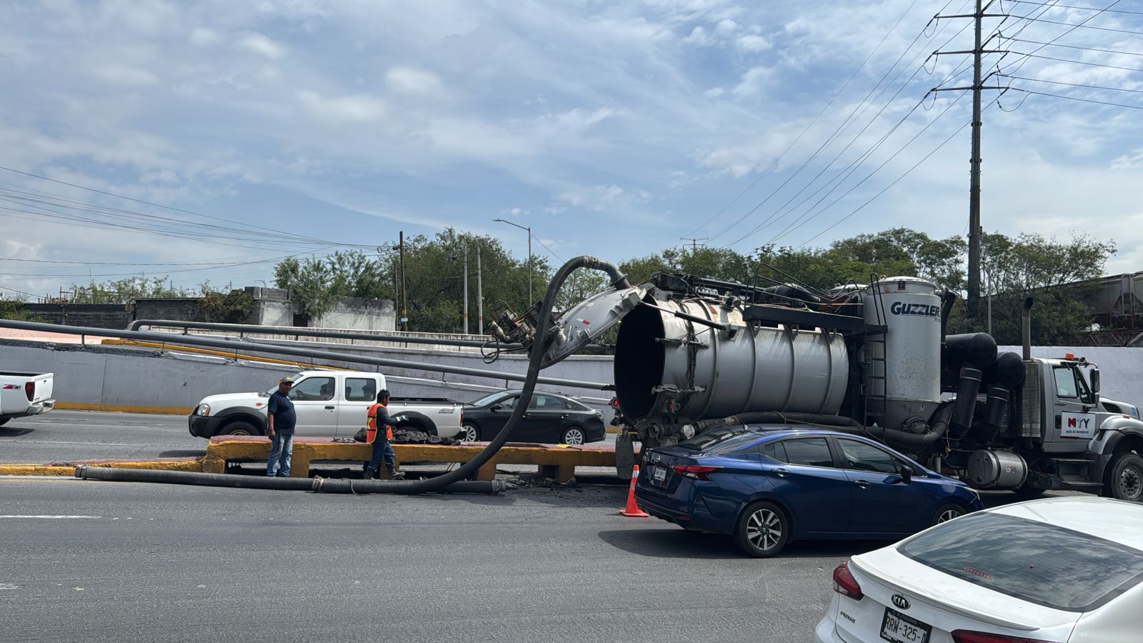 Prioriza Monterrey limpieza de rejillas ante recientes lluvias Prioriza Monterrey limpieza de rejillas ante recientes lluvias