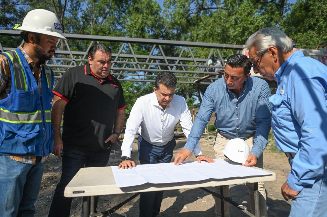 Puente peatonal del 13 Praxedis Balboa será más seguro: Lalo Gattás