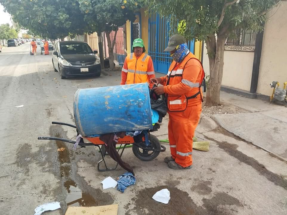 La “Ruta del Descacharre” suma 700 toneladas de basura recolectadas en 50 colonias de Torreón La “Ruta del Descacharre” suma 700 toneladas de basura recolectadas en 50 colonias de Torreón