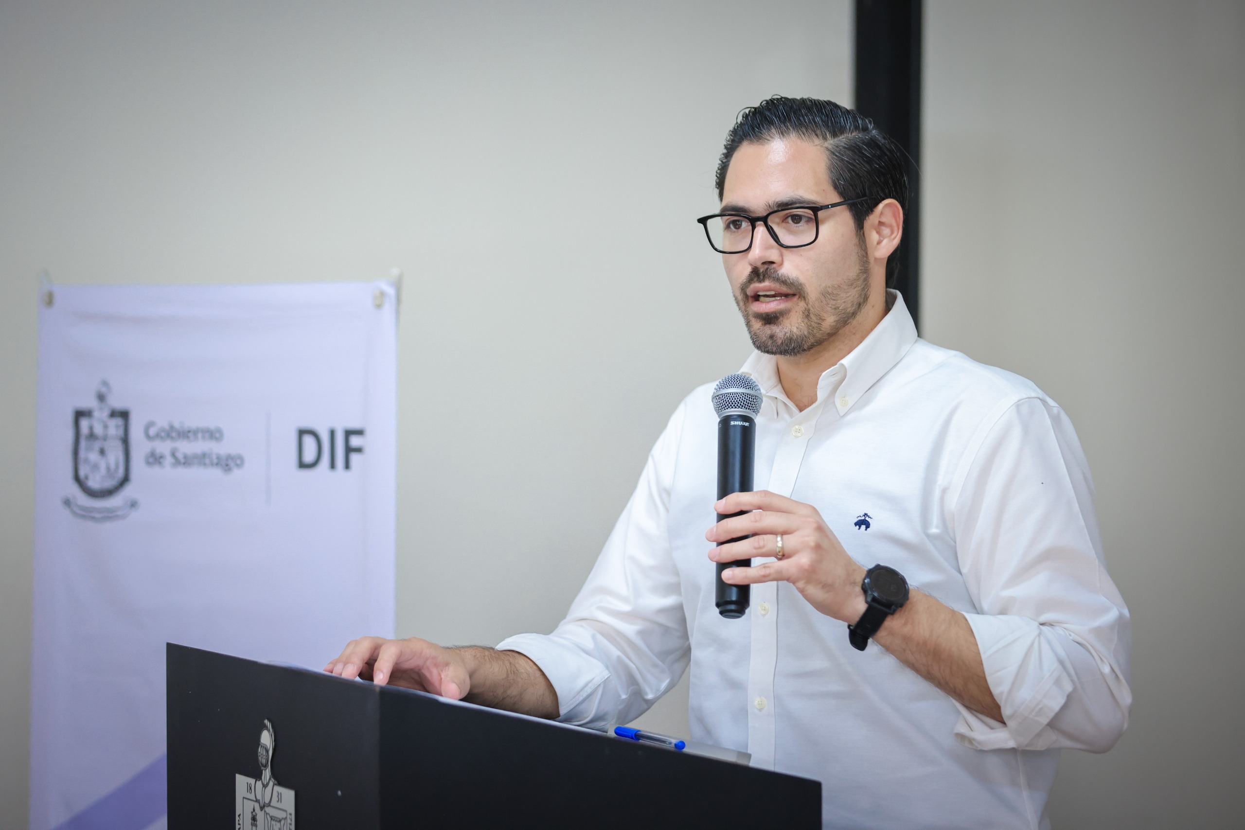 Lanzan David de la Peña y DIF Santiago “Red de Apoyo para Familiares de personas con autismo” Lanzan David de la Peña y DIF Santiago “Red de Apoyo para Familiares de personas con autismo”