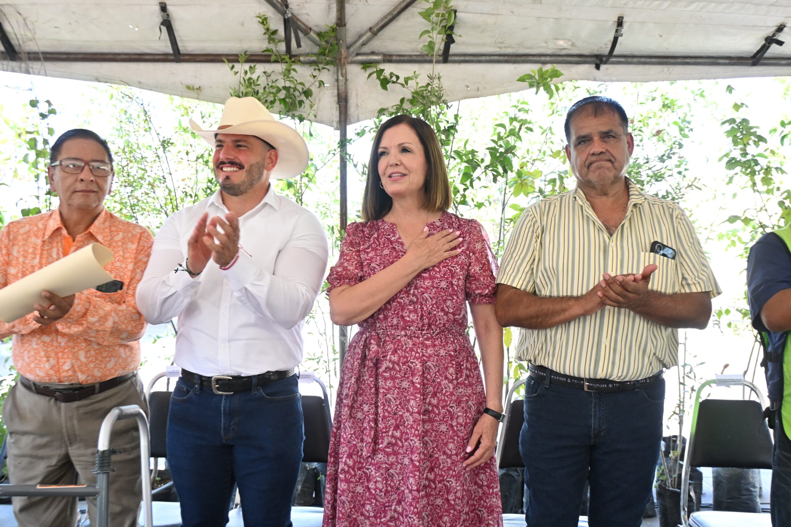 Manolo Jiménez y Sari Pérez reafirman su compromiso con un Frontera verde Manolo Jiménez y Sari Pérez reafirman su compromiso con un Frontera verde