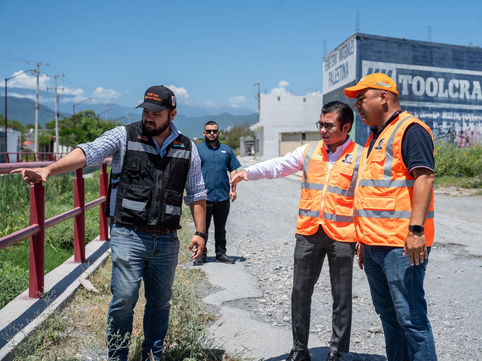 Félix Arratia arranca pavimentación en la colonia Las Lomas Félix Arratia arranca pavimentación en la colonia Las Lomas