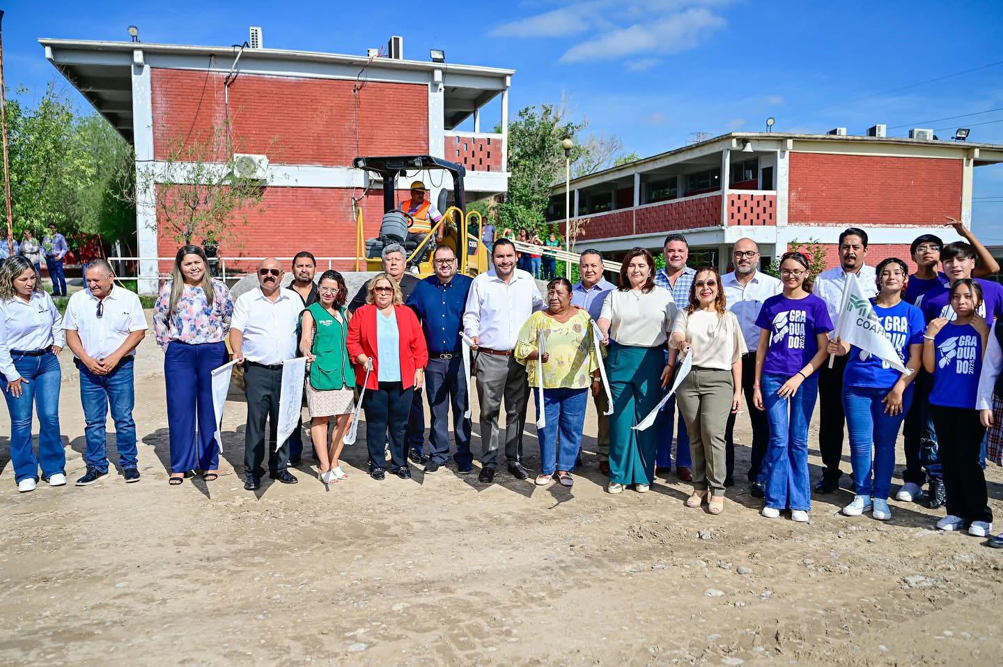 Carlos Villarreal arranca y entrega más obras para seguir Prendiendo Monclova Carlos Villarreal arranca y entrega más obras para seguir Prendiendo Monclova
