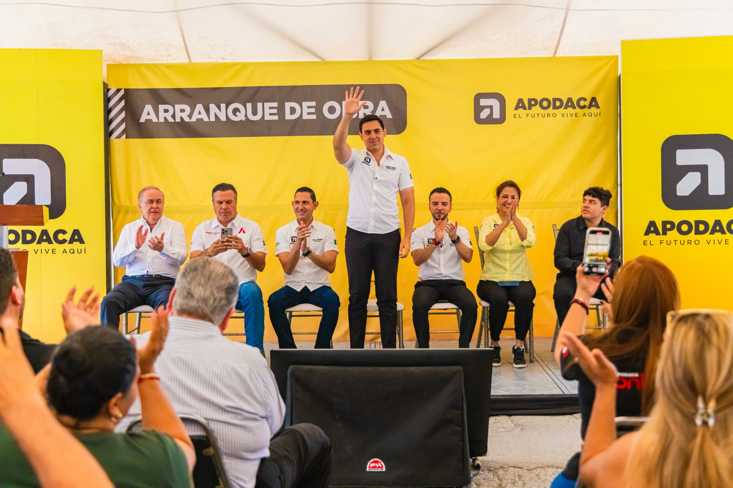 Arrancan en Apodaca obras viales por más de 275 millones de pesos Arrancan en Apodaca obras viales por más de 275 millones de pesos