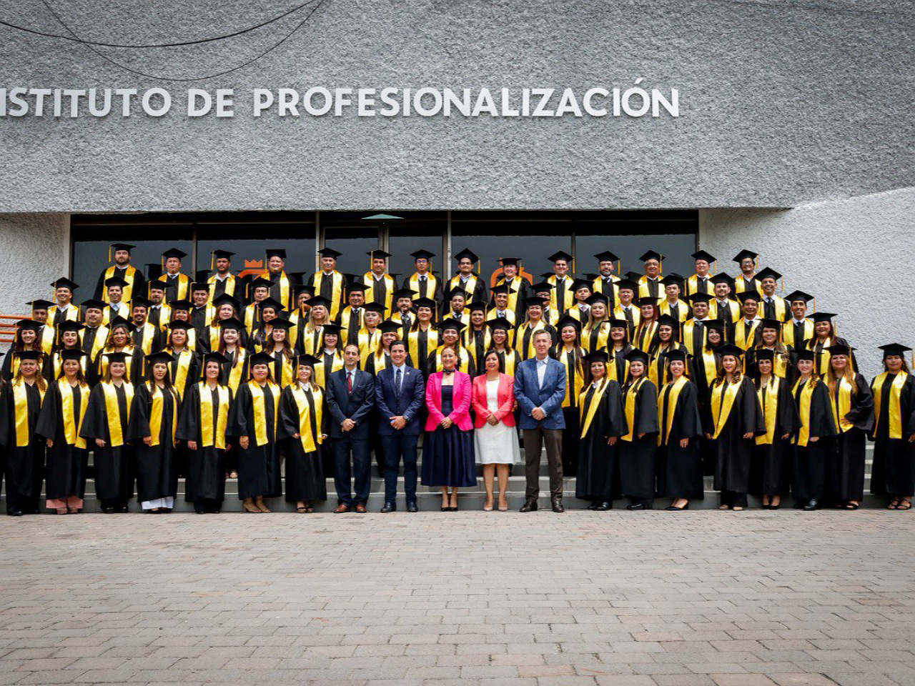 Se gradúan 120 empleados de Gobierno en Maestría de Administración y Capital Humano Se gradúan 120 empleados de Gobierno en Maestría de Administración y Capital Humano
