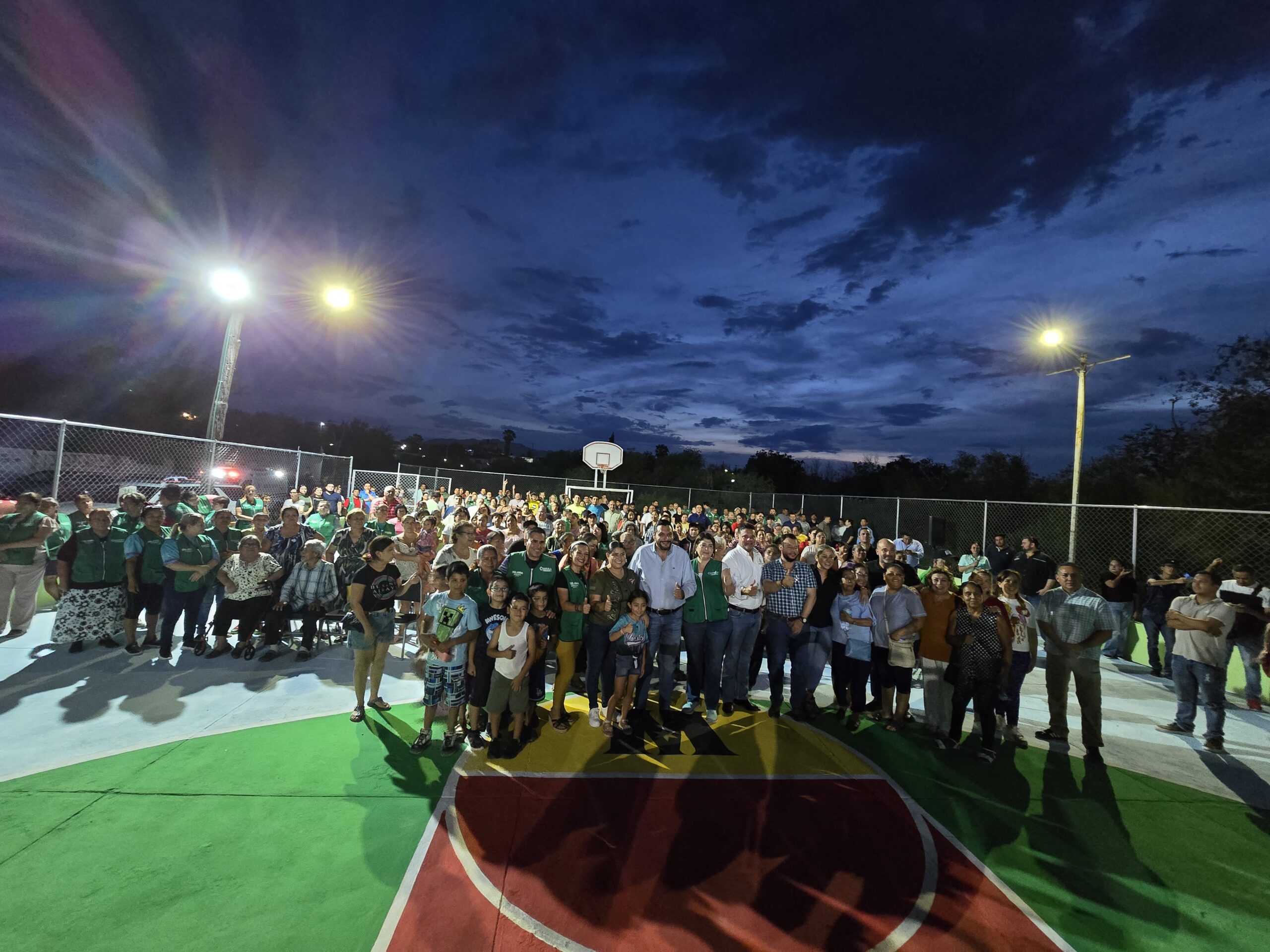 Después de 25 años de espera, vecinos de la colonia Barrera reciben obra integral: Carlos Villarreal Después de 25 años de espera, vecinos de la colonia Barrera reciben obra integral: Carlos Villarreal