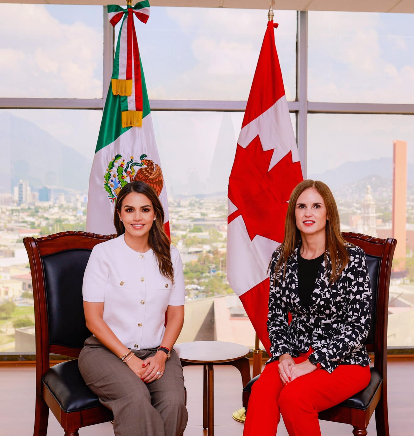 Lorena de la Garza recibe a la Cónsul General de Canadá en Monterrey, Anabelle Larouche St-Sauveur Lorena de la Garza recibe a la Cónsul General de Canadá en Monterrey, Anabelle Larouche St-Sauveur