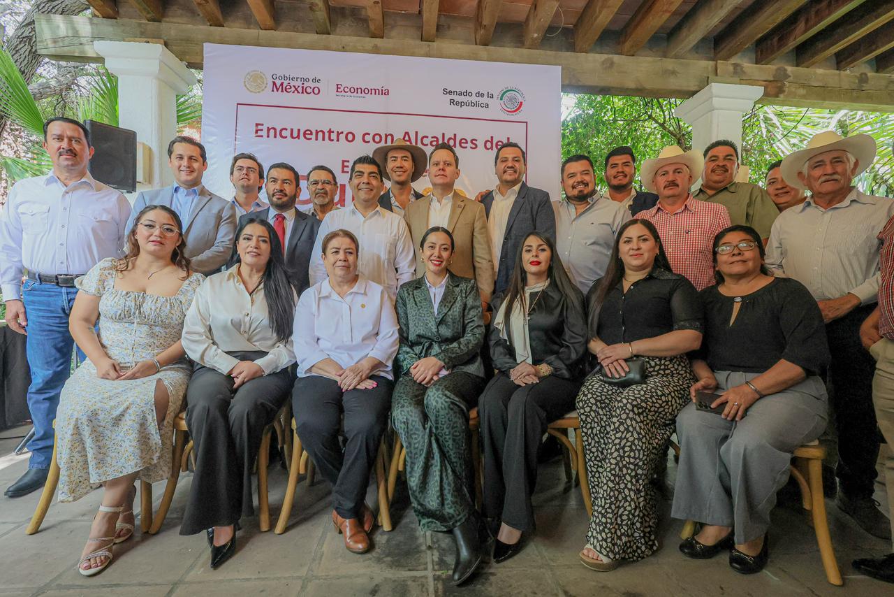 Estrecha Betzabé Martínez diálogo y colaboración con el Gobierno Federal para que se incluya a Gómez Palacio en el Plan México Estrecha Betzabé Martínez diálogo y colaboración con el Gobierno Federal para que se incluya a Gómez Palacio en el Plan México