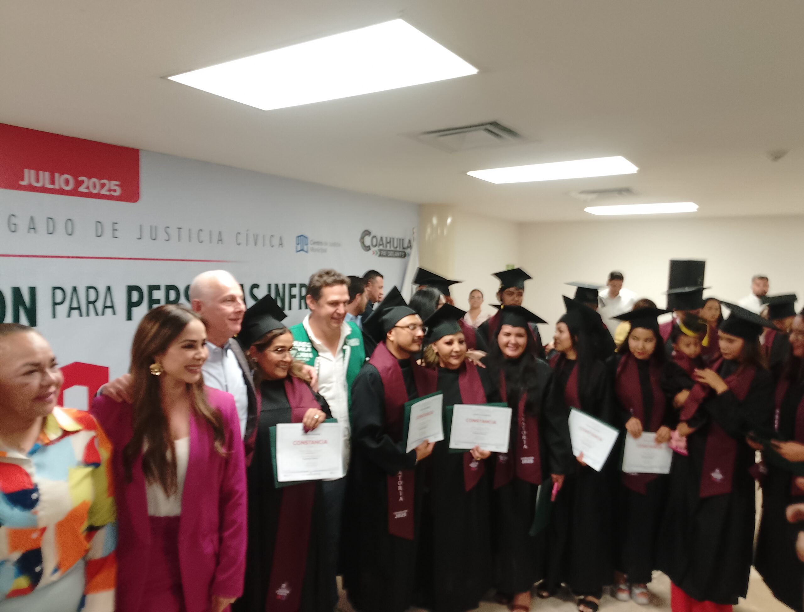 Concluyen la preparatoria 22 infractores en Torreón