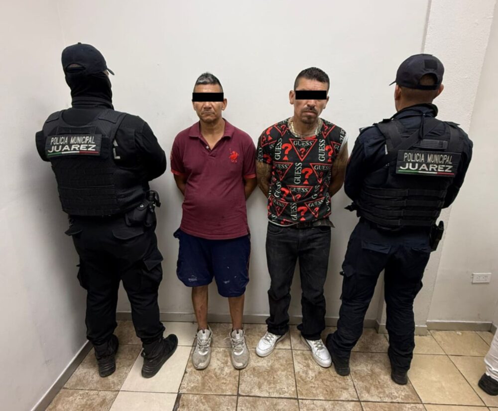 Policías de Juárez detienen a presunta banda dedicada al robo de vehículos