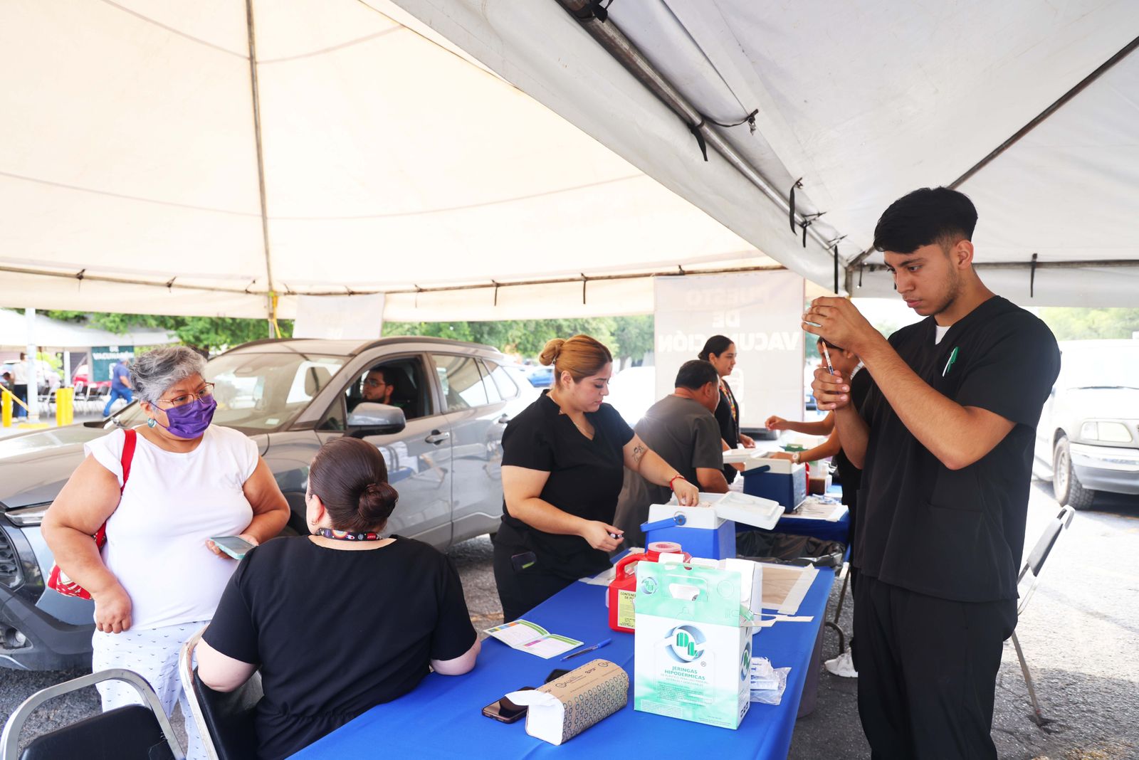 Aplican en San Nicolás vacunas contra el sarampión a través de jornada conjunta con el IMSS Aplican en San Nicolás vacunas contra el sarampión a través de jornada conjunta con el IMSS