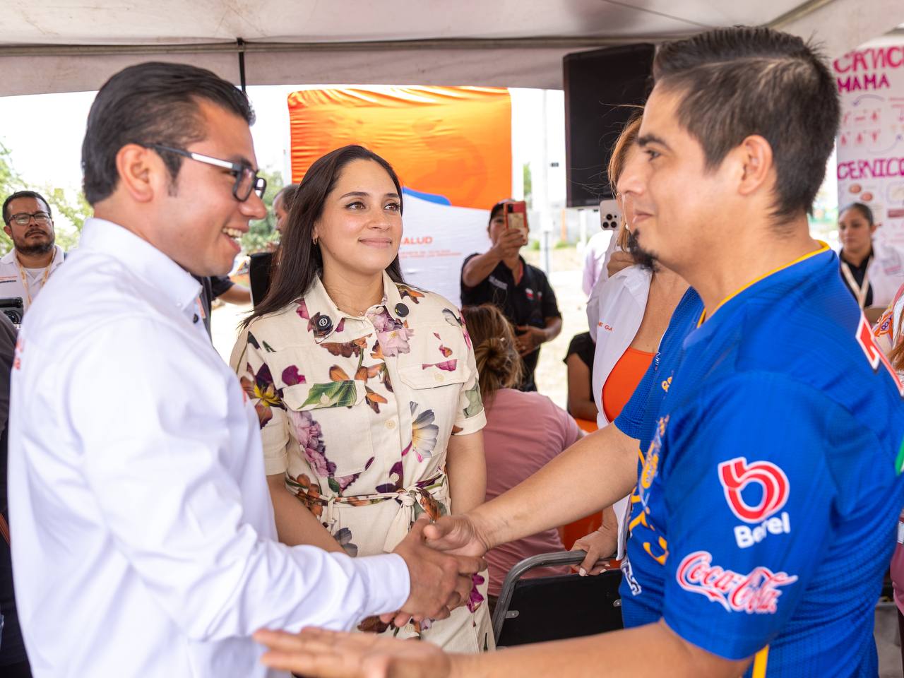 Benefician a mil juarenses con megabrigada de servicios en Valle Santa Isabel Benefician a mil juarenses con megabrigada de servicios en Valle Santa Isabel