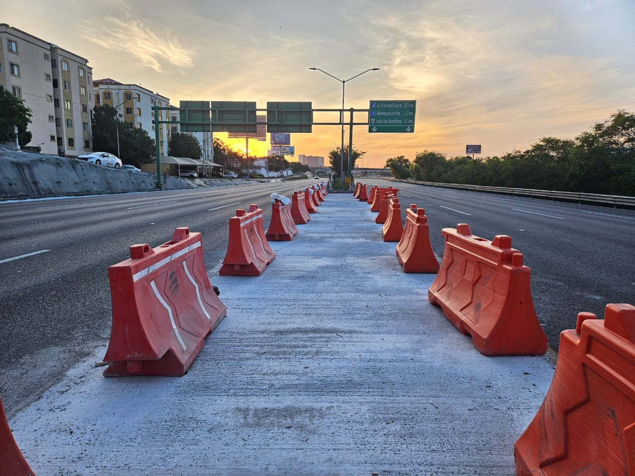 Carril de contraflujo en Morones Prieto, listo para entrar en operación Carril de contraflujo en Morones Prieto, listo para entrar en operación