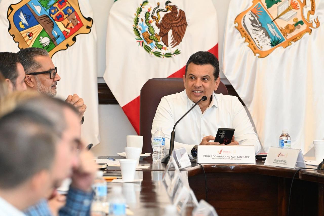Instruye Lalo Gattás a secretarías priorizar atención a limpieza, pavimentación y agua en temporada vacacional. Instruye Lalo Gattás a secretarías priorizar atención a limpieza, pavimentación y agua en temporada vacacional.
