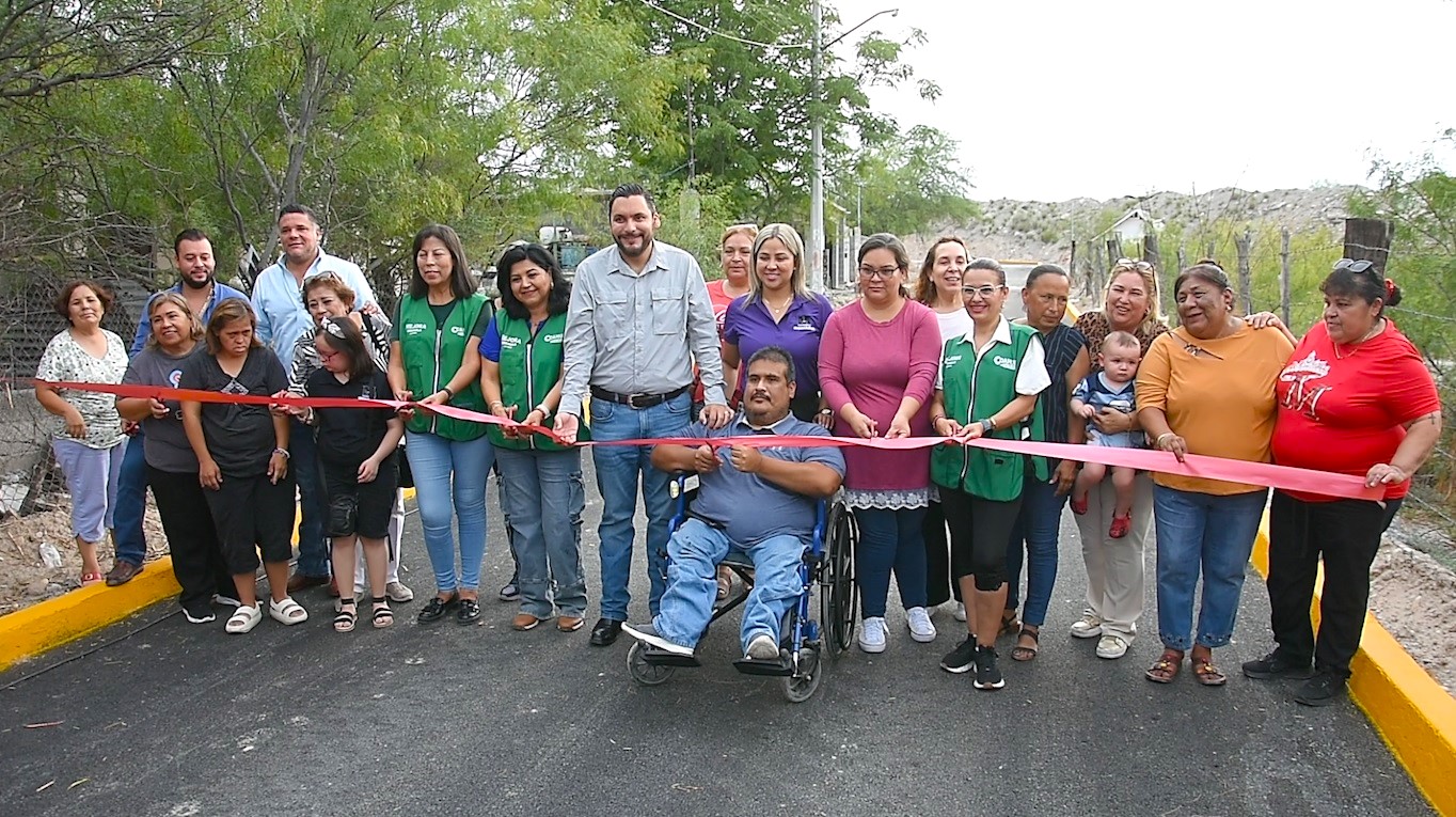 Entrega Carlos Villarreal obra de pavimentación, drenaje y puente peatonal en Brisas del Río Entrega Carlos Villarreal obra de pavimentación, drenaje y puente peatonal en Brisas del Río