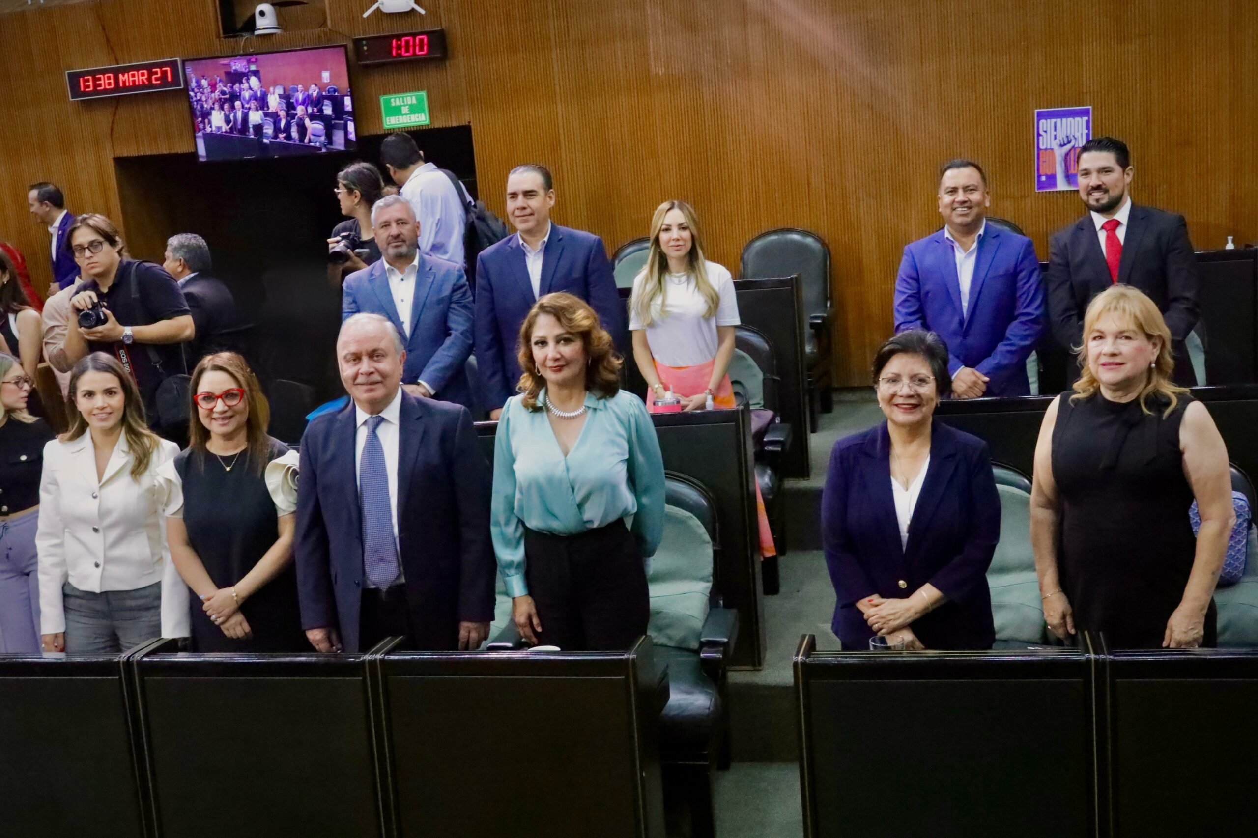 Cumplen Diputados priistas con primer informe legislativo Cumplen Diputados priistas con primer informe legislativo