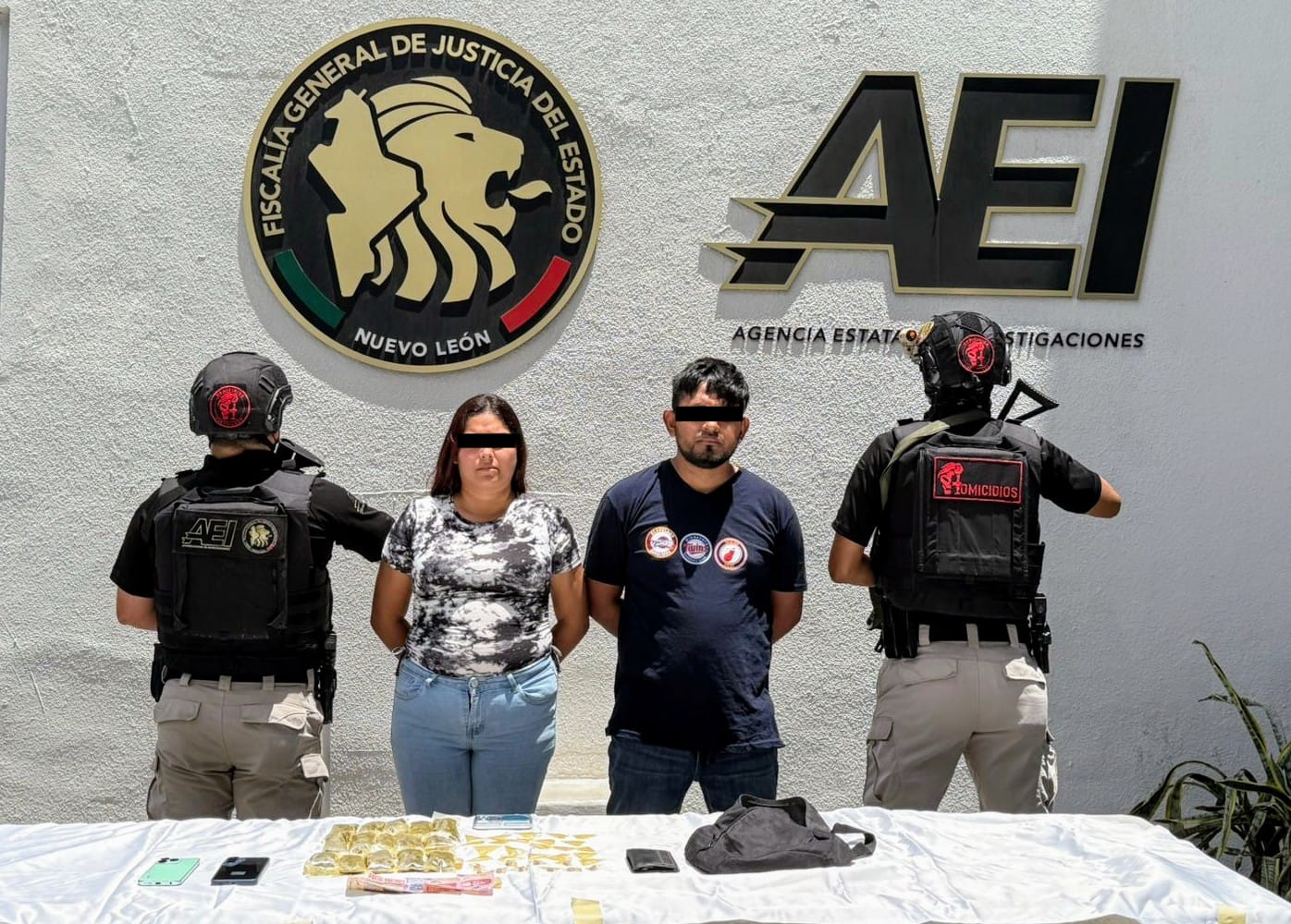 Detiene Fiscalía de Nuevo León a dos personas por delitos contra la salud en Guadalupe; uno de ellos vinculado a homicidio de funcionario en Linares Detiene Fiscalía de Nuevo León a dos personas por delitos contra la salud en Guadalupe; uno de ellos vinculado a homicidio de funcionario en Linares