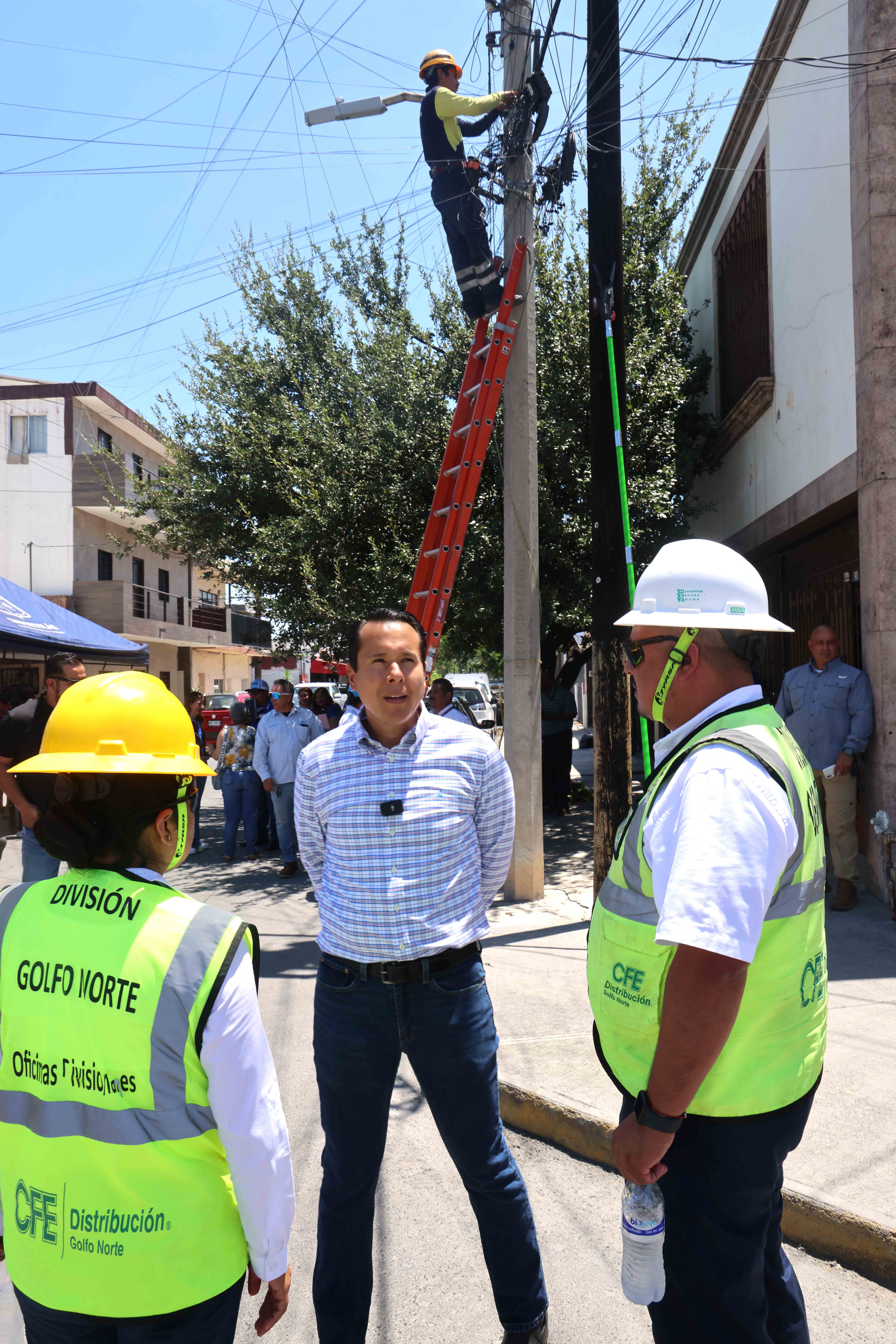 Busca San Nicolás retirar 3 mil km de “Telarañas”; arrancan operativo con cableras