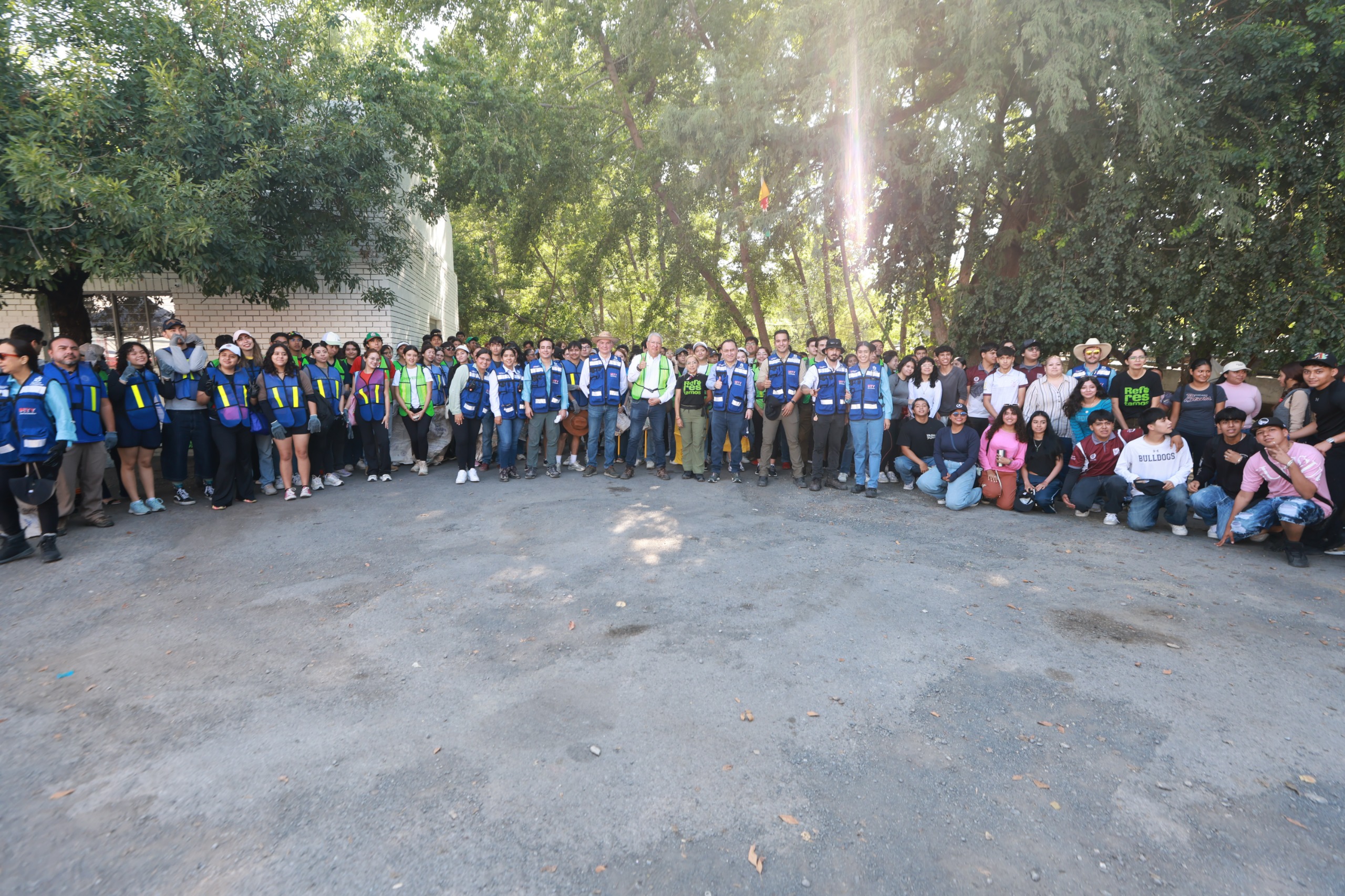 Monterrey impulsa la recuperación del Río La Silla con más de 300 voluntarios universitarios Monterrey impulsa la recuperación del Río La Silla con más de 300 voluntarios universitarios