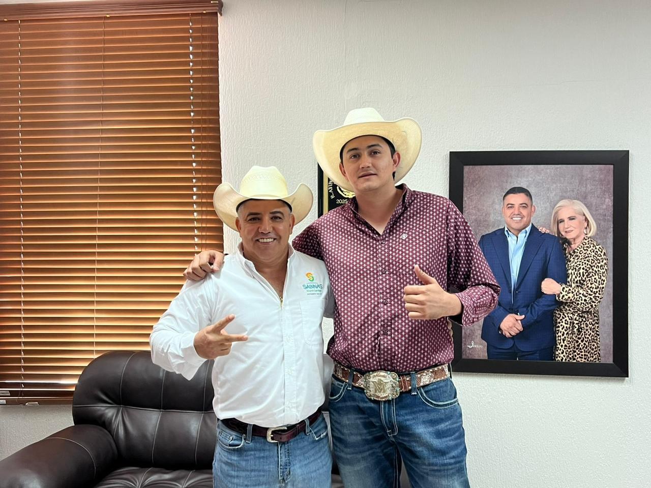El alcalde Chano Díaz celebra el talento local: Mario Villarreal firma con Remex Music