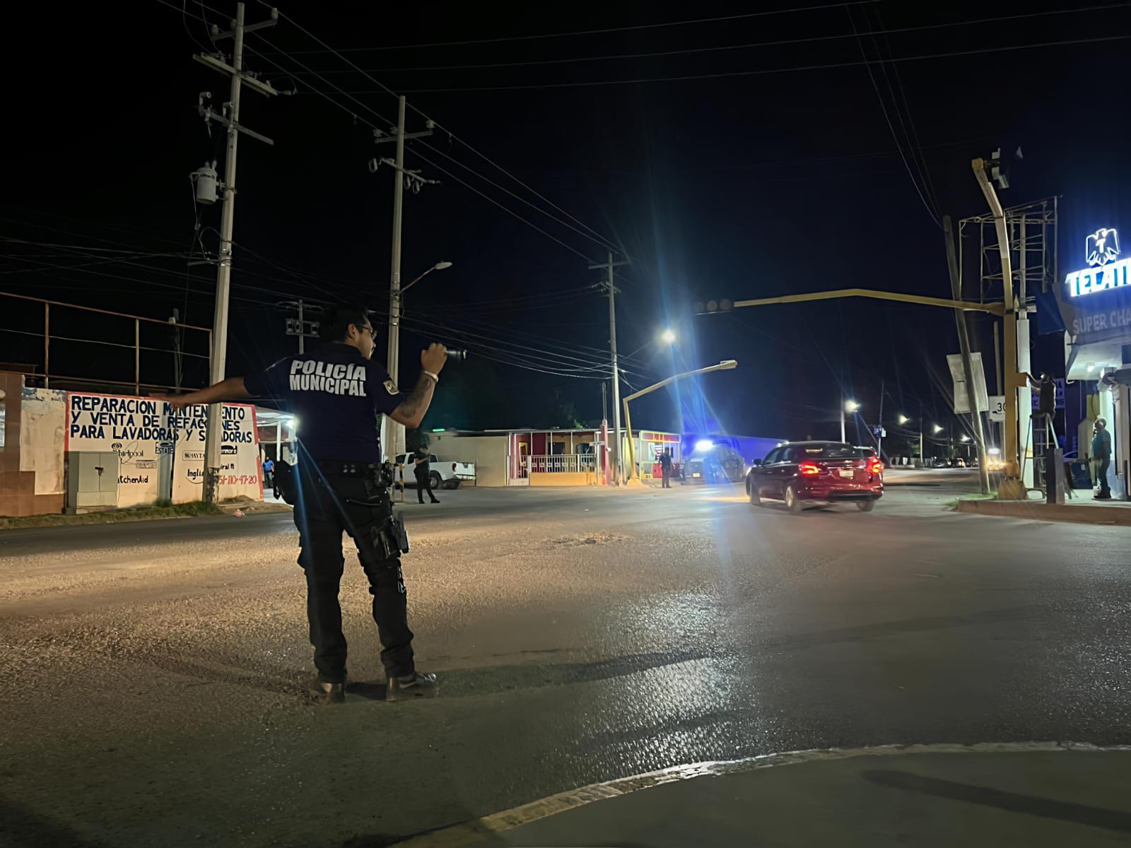 Atiende el alcalde Chano Díaz fallas en semáforos: se actúa de inmediato por la seguridad vial de Sabinas Atiende el alcalde Chano Díaz fallas en semáforos: se actúa de inmediato por la seguridad vial de Sabinas
