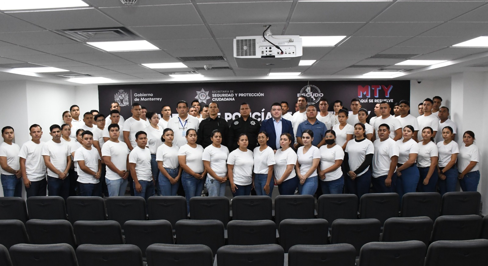 Suman otros 57 cadetes a la Academia de Policía de Monterrey