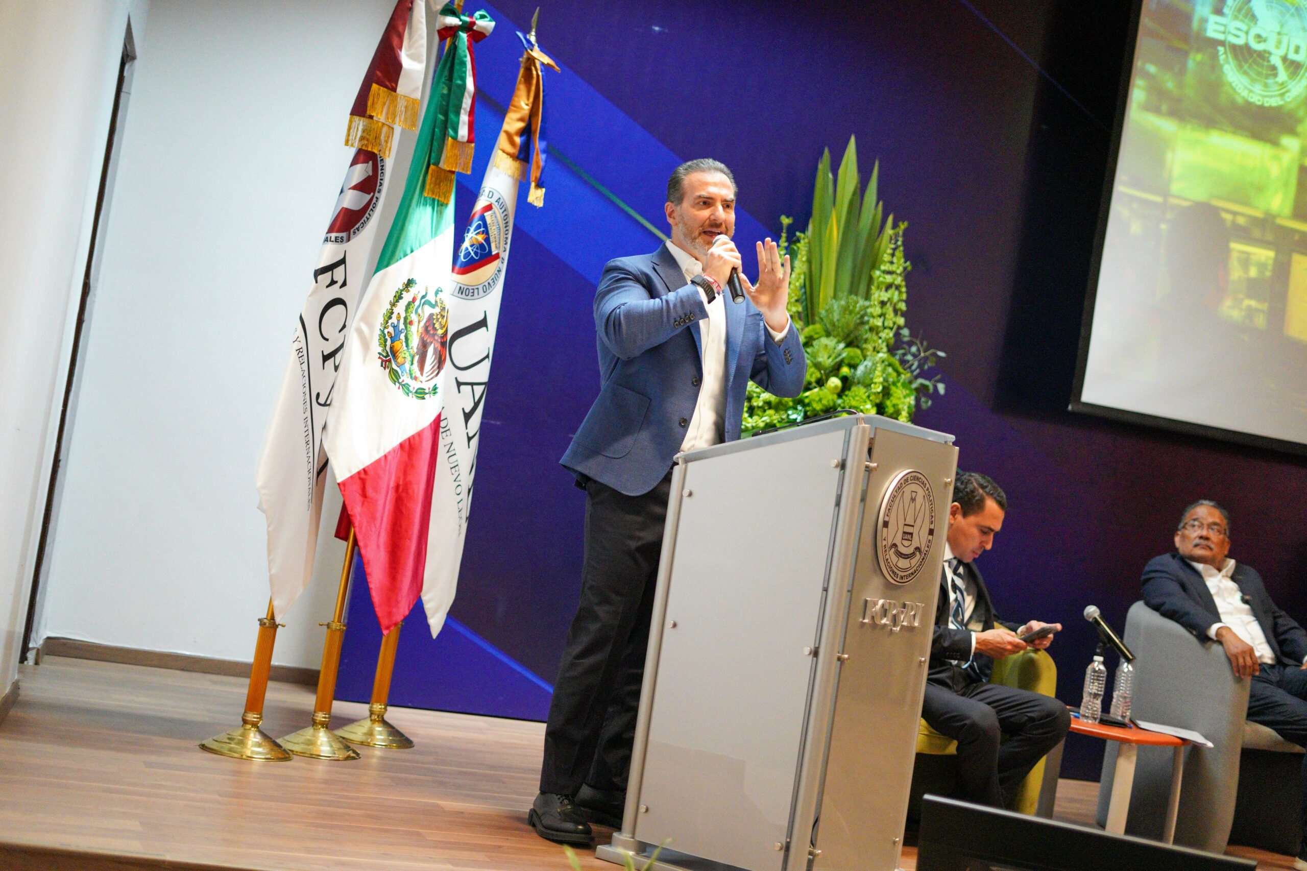 Participa Adrián de la Garza en Foro sobre desafíos municipales de la UANL Participa Adrián de la Garza en Foro sobre desafíos municipales de la UANL