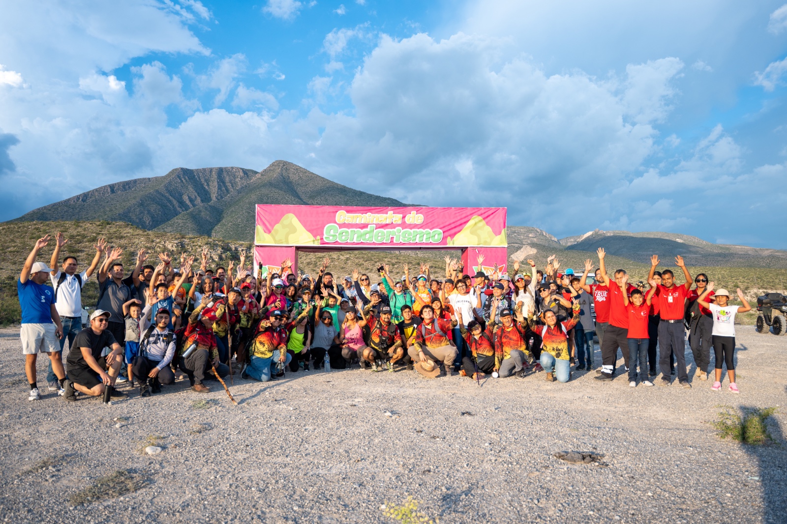Éxito total en la primera caminata de senderismo en el Cerro de la Gloria Éxito total en la primera caminata de senderismo en el Cerro de la Gloria