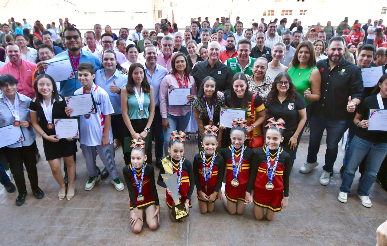 Realizan entrega de reconocimientos a 22 deportistas en Torreón
