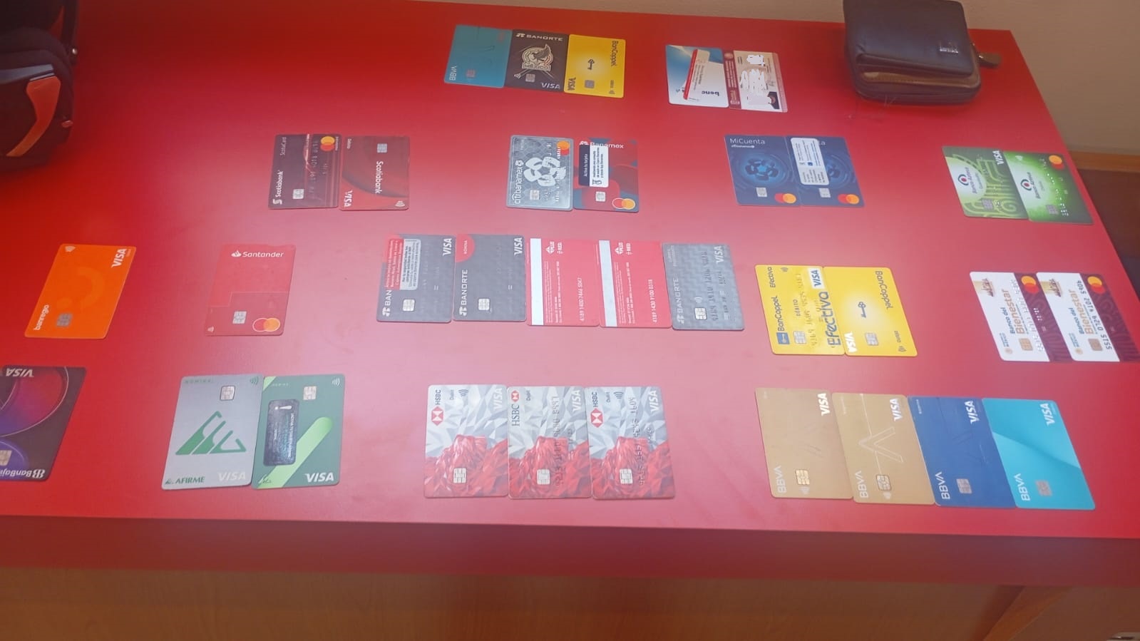 Venezolano detenido por robar tarjetas de crédito y débito