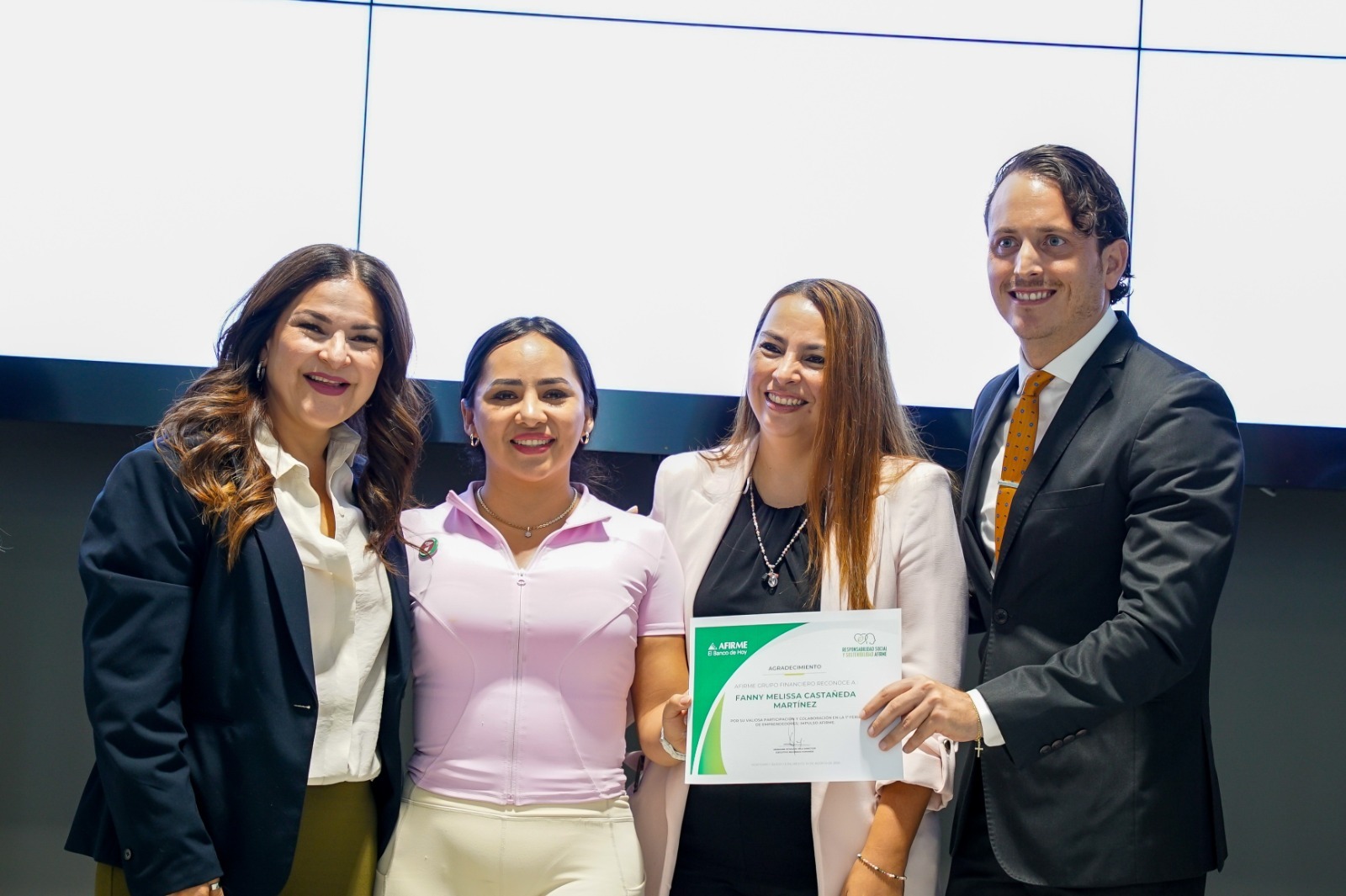 Impulsan a mujeres emprendedoras de Centros Comunitarios